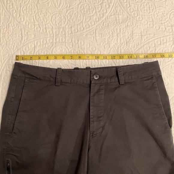The North Face Men’s Standard Shorts - Picture 12 of 16